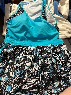 Women’s Turquoise Floral Tankini Swim Set